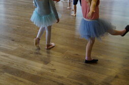 Spielerisch zum Tanz 1 Spielerisch zum Tanz 1